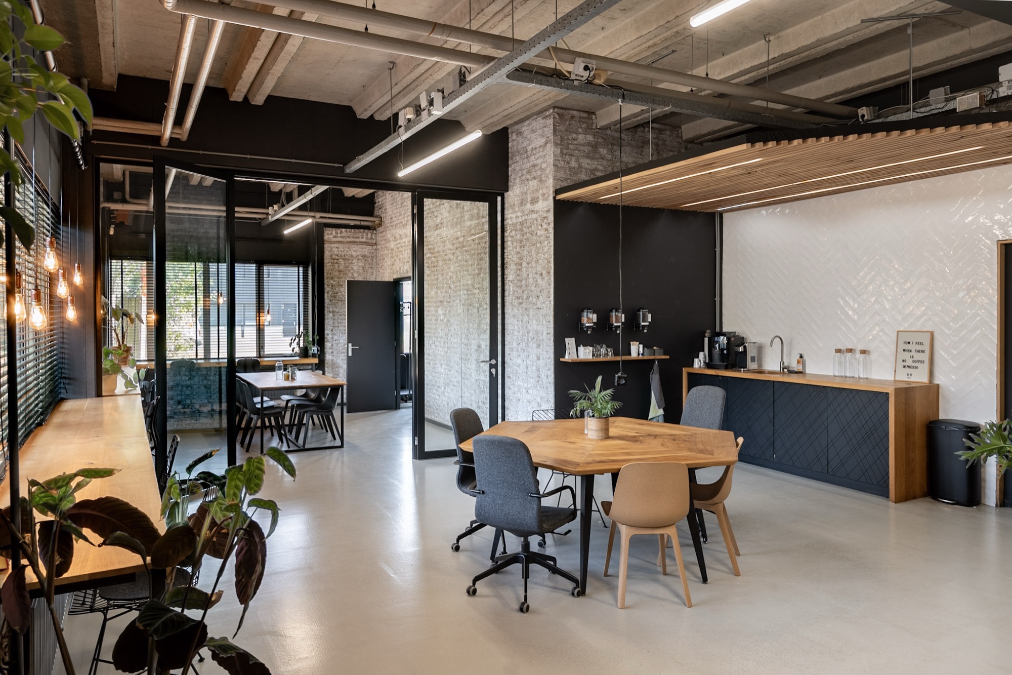 Sfeervolle ontvangstruimte bij Coworkshop